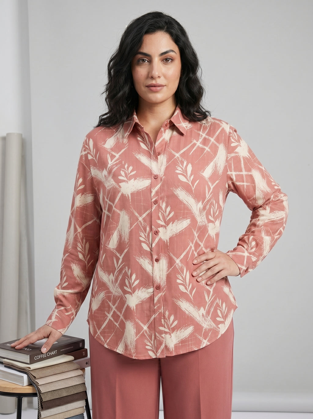 Classic Collared Geometric & Leaf Motif Matching Set