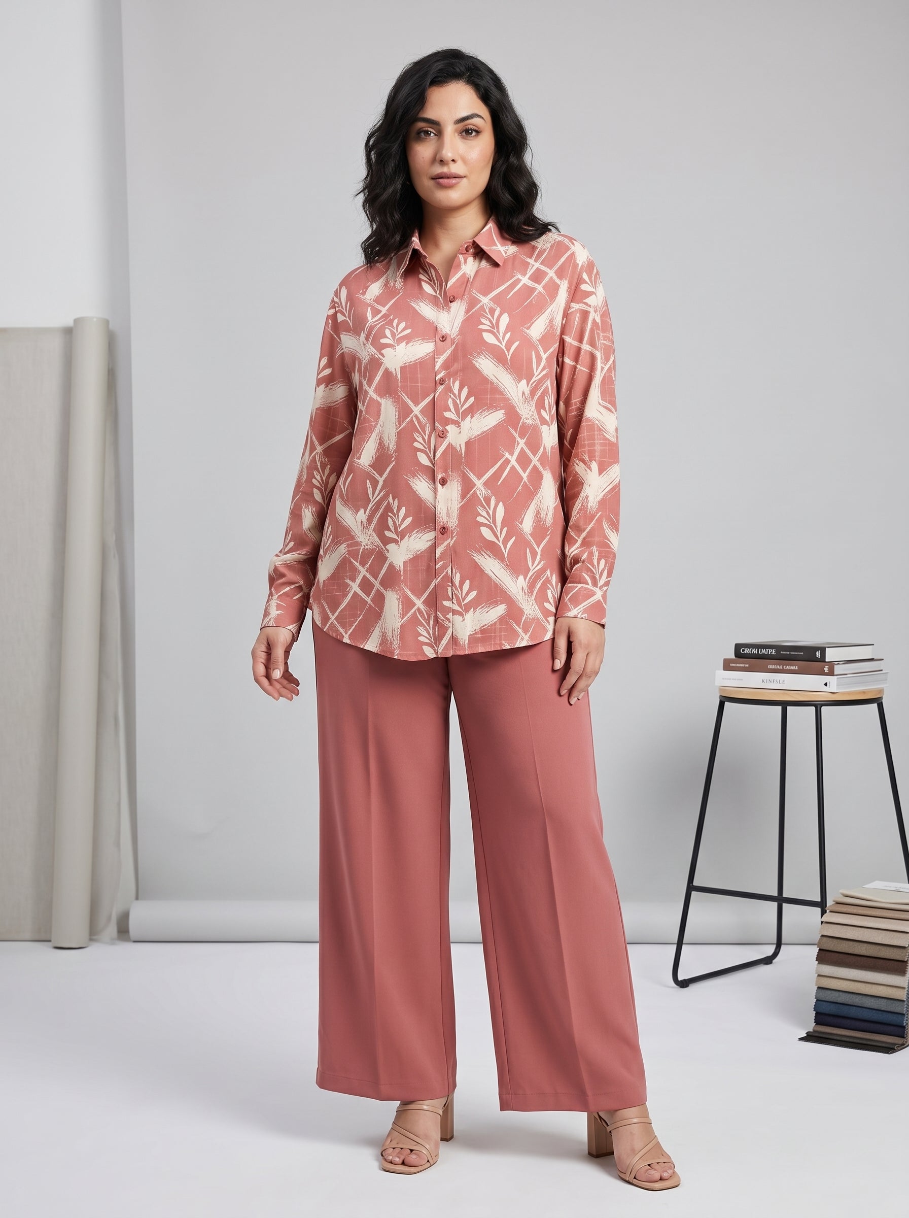 Classic Collared Geometric & Leaf Motif Matching Set