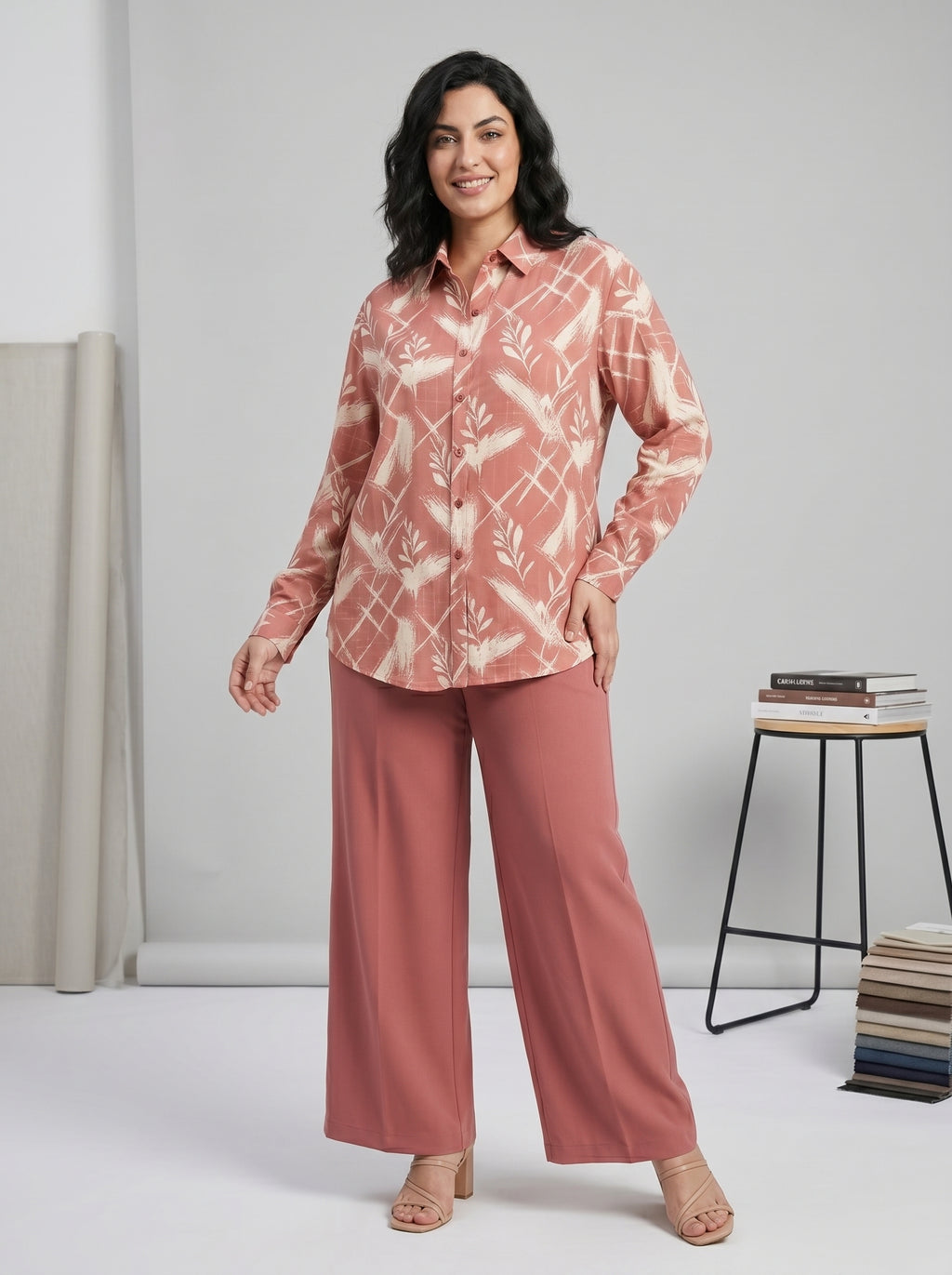 Classic Collared Geometric & Leaf Motif Matching Set