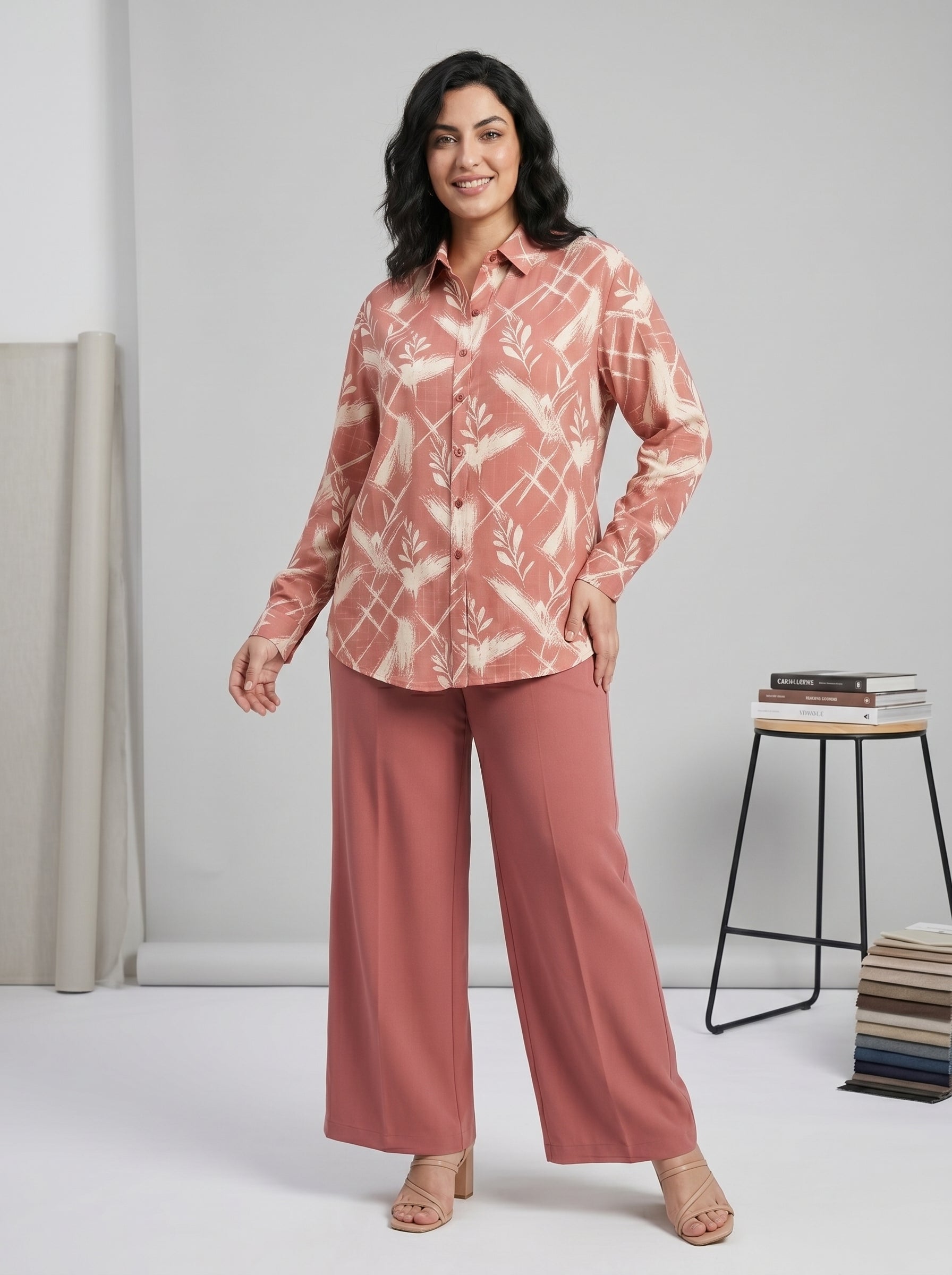 Classic Collared Geometric & Leaf Motif Matching Set