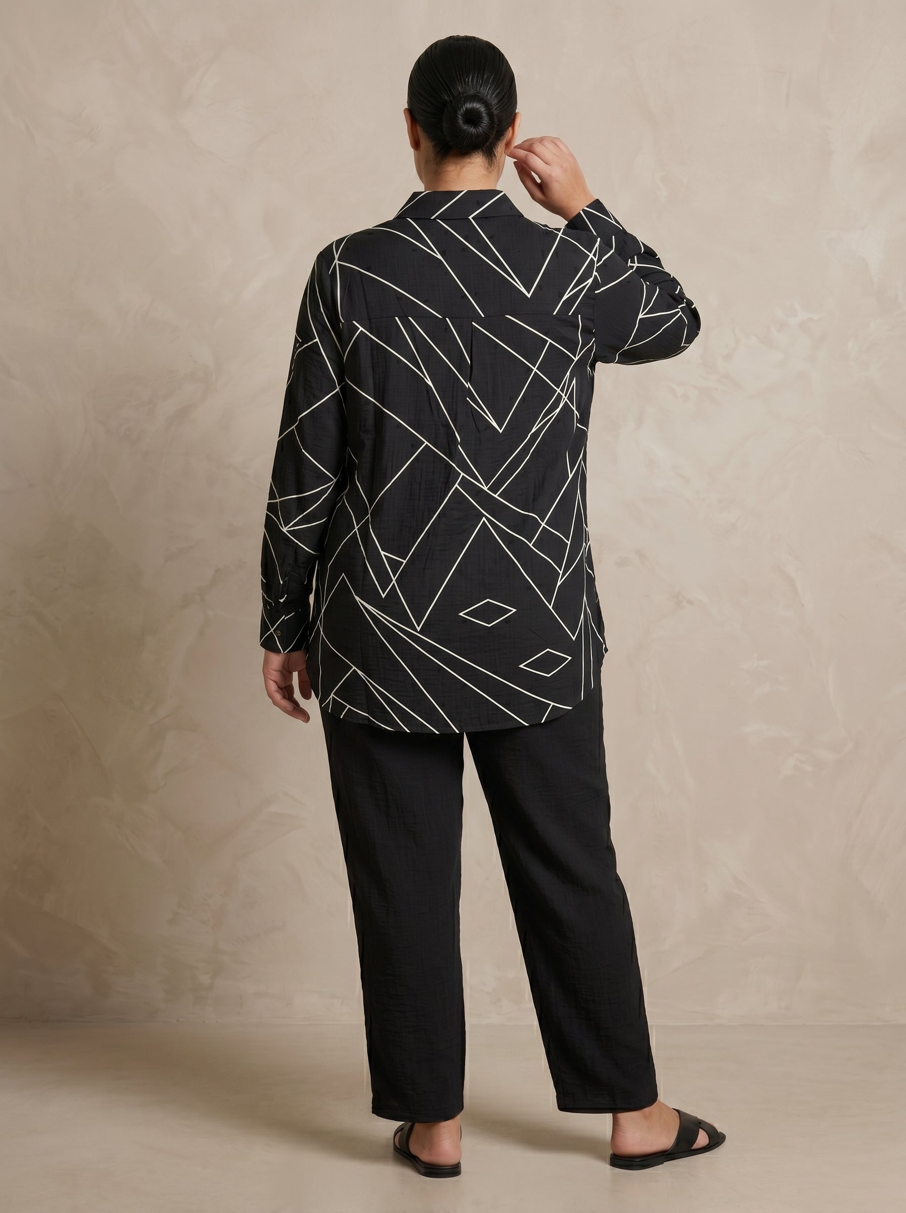 Classic Collared Intersecting Line Matching Set