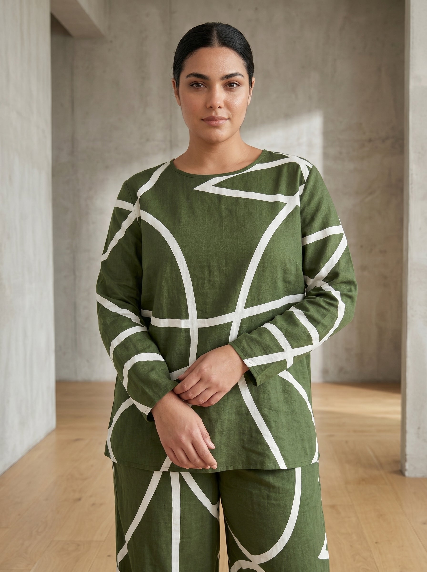 Classic Round-Neck Intersection Pattern Matching Set