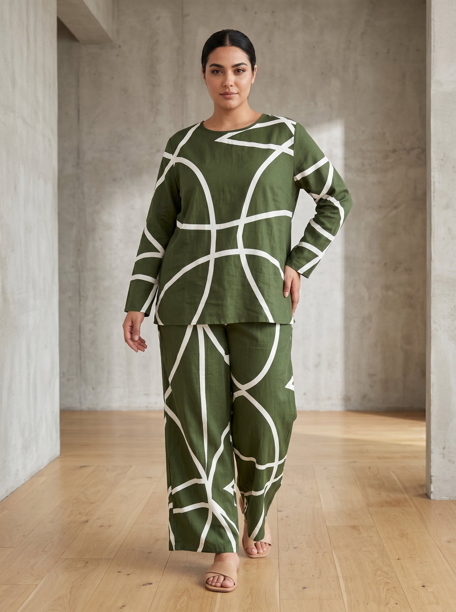 Classic Round-Neck Intersection Pattern Matching Set